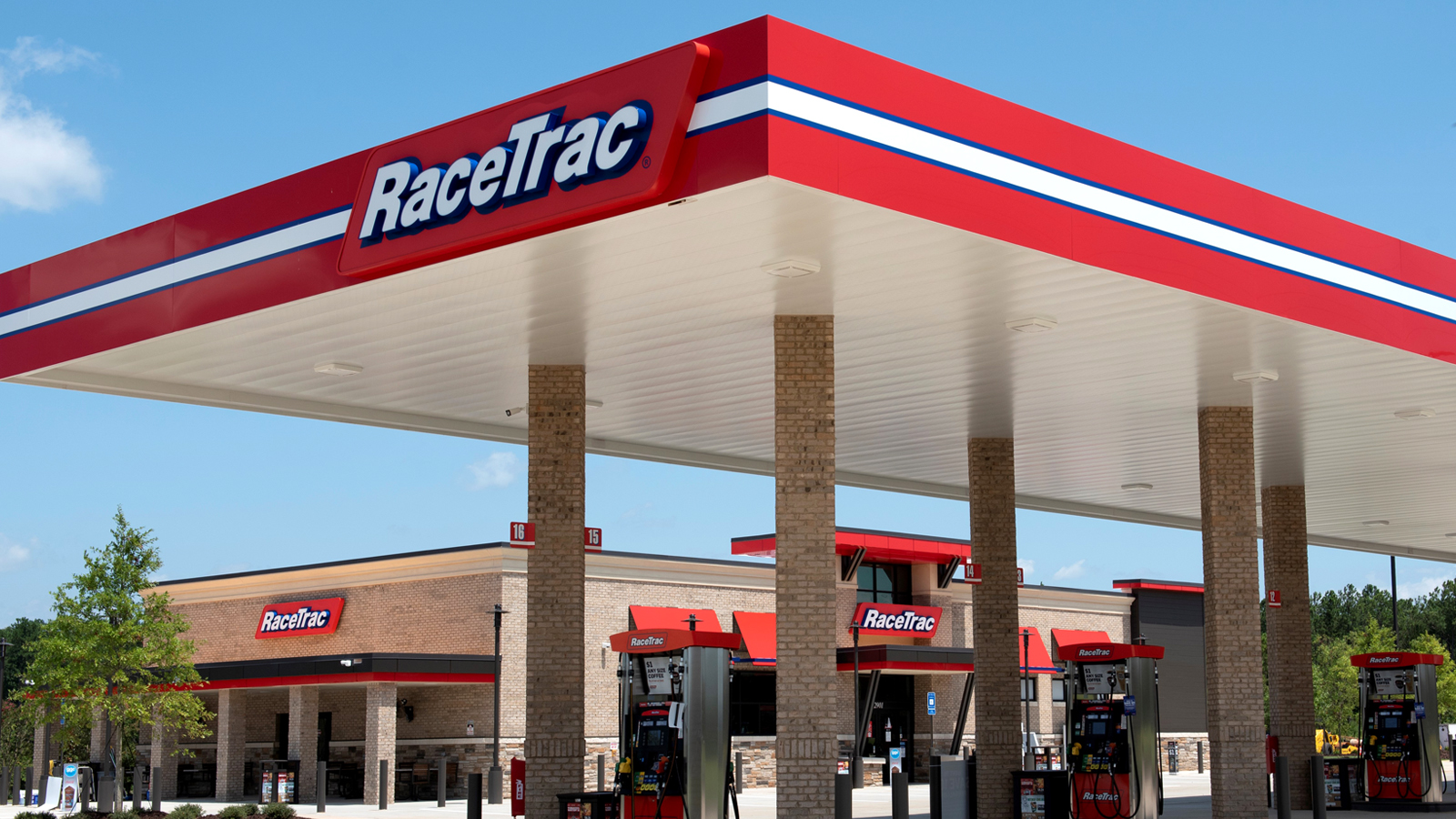 Major convenience store chain shifts financial management into high