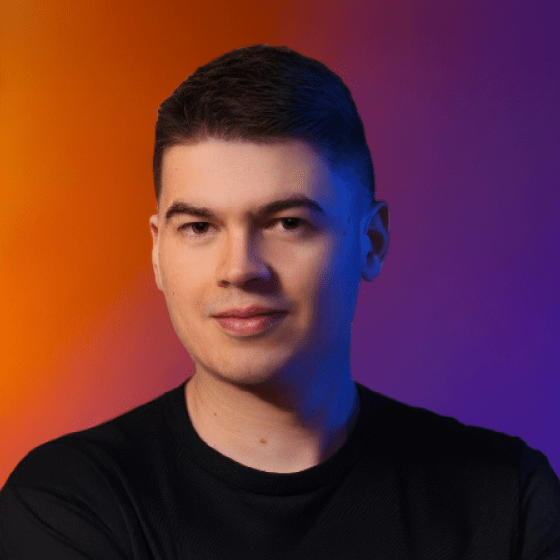 Headshot image of Matt Komendołowicz